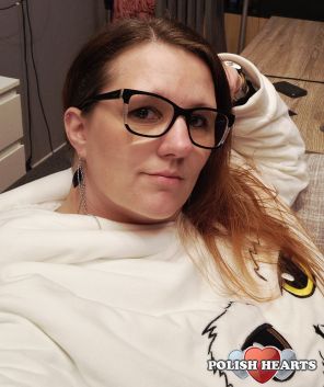 Potrafię być sobą w tym fałszywym świecie... I pokazać że nic o mnie nie wiecie... Potrafię być sobą w tym fałszywym świecie... I pokazać że nic o mnie nie wiecie...